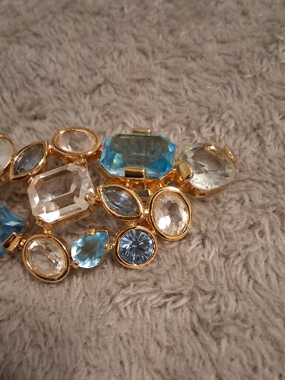 Brooch - Picture 4 of 10